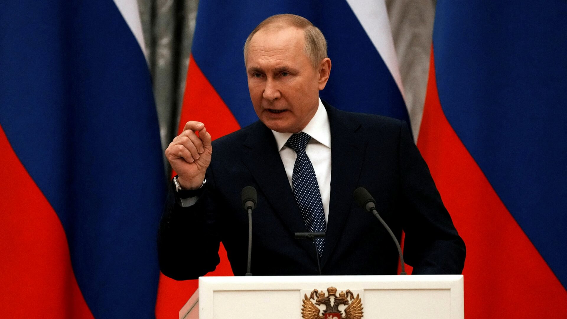 Putin Bans Export of 200 Essential Goods in Response to Western Sanctions