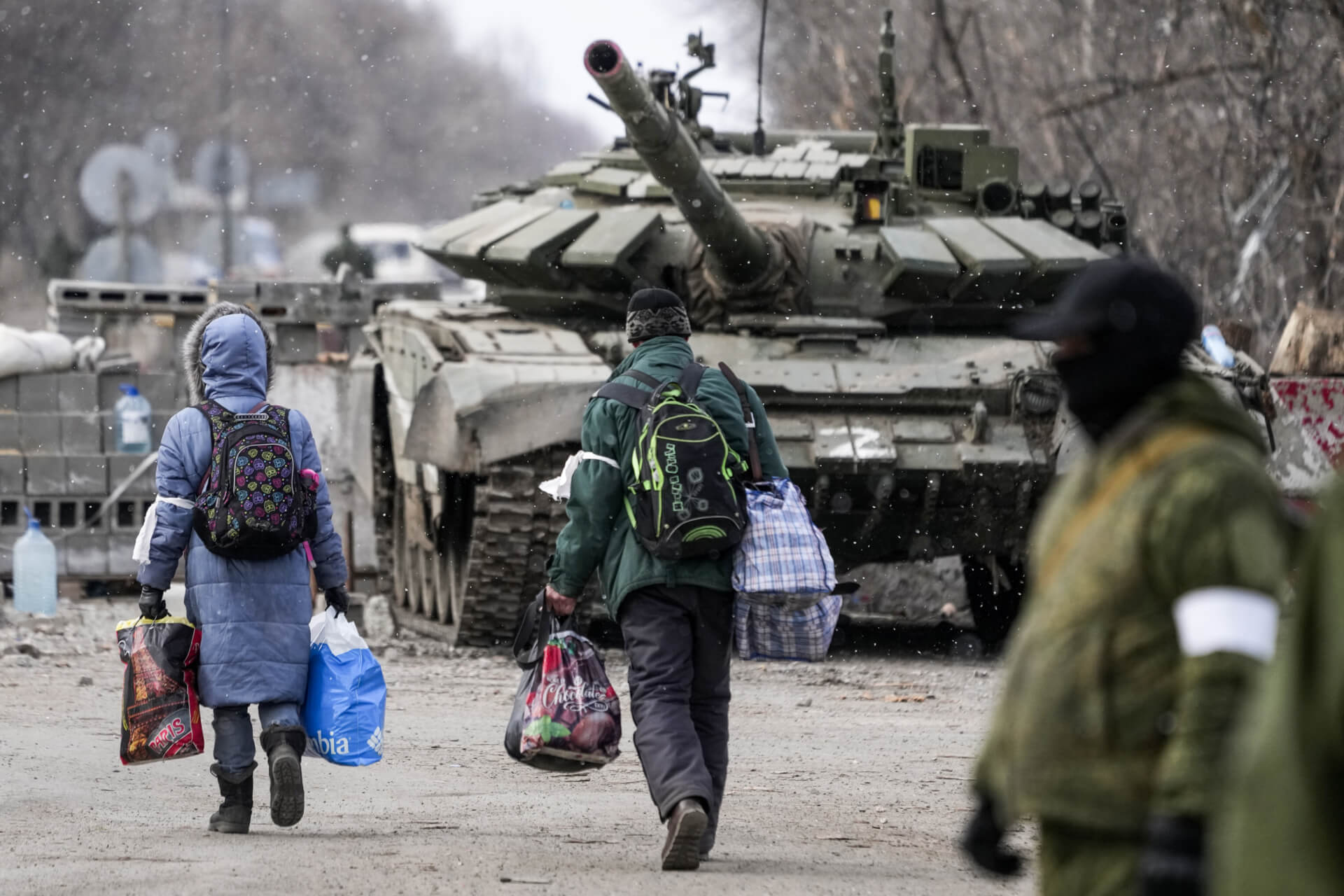 Russia Intensifies Assault on Mariupol Despite Heavy Military Losses, Local Resistance