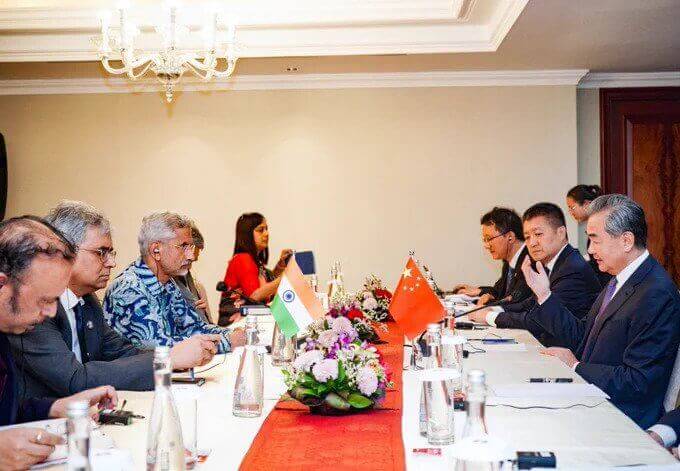 India, China Agree to Stabilise Border Tensions After Jaishankar, Wang Yi Meet on ASEAN Sidelines