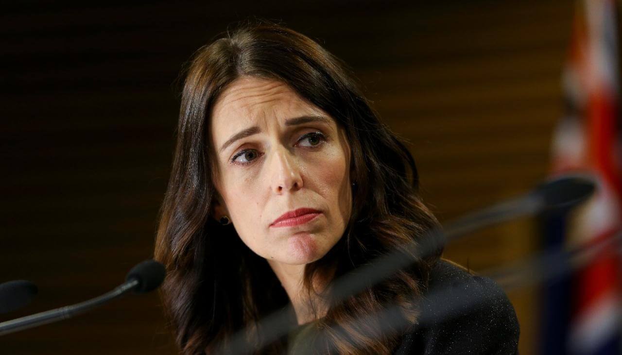 New Zealand PM, Ministers, Public Sector Chiefs Agree to 20% Pay Cut