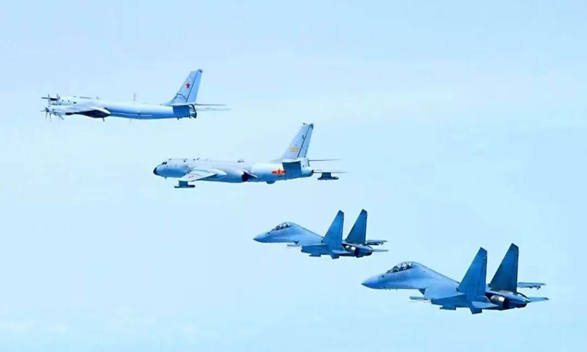 Russia, China Launch Joint Air Patrol Over Sea of Japan, South Korea Scrambles Jets