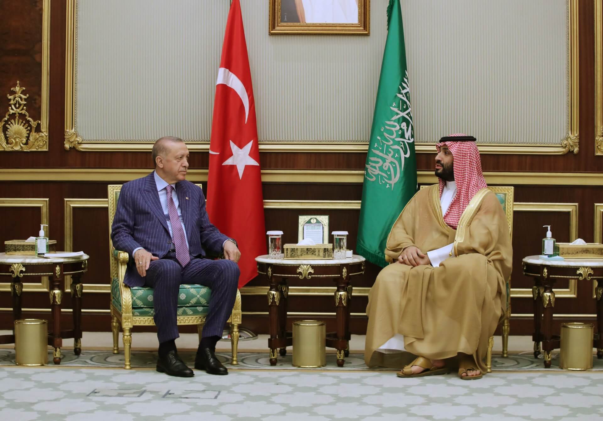 Turkey’s Erdoğan Meets Saudi King, Crown Prince in First Visit Since Khashoggi Murder