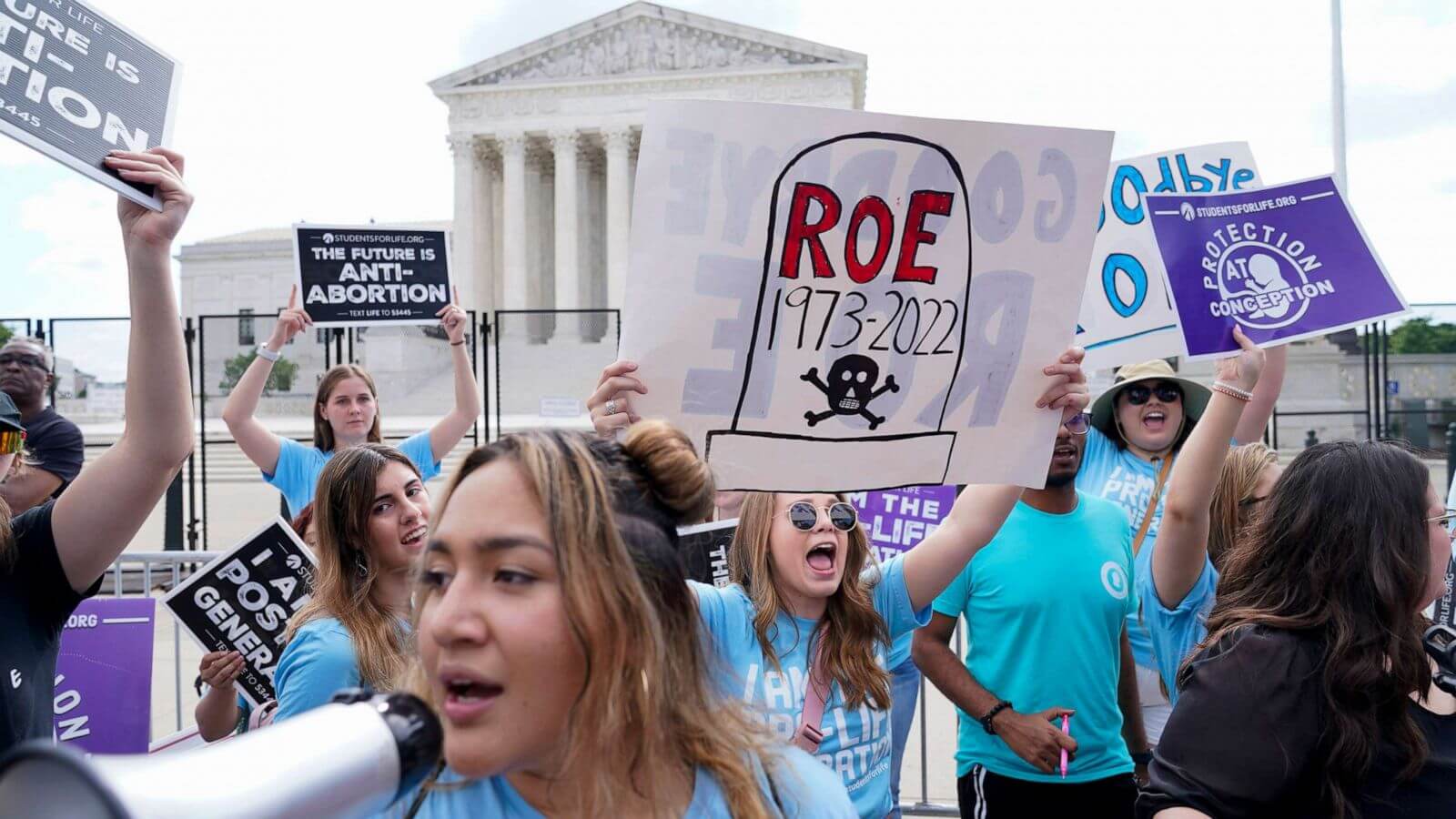 US Supreme Court Overturns Roe v. Wade, Effectively Reversing Abortion Rights