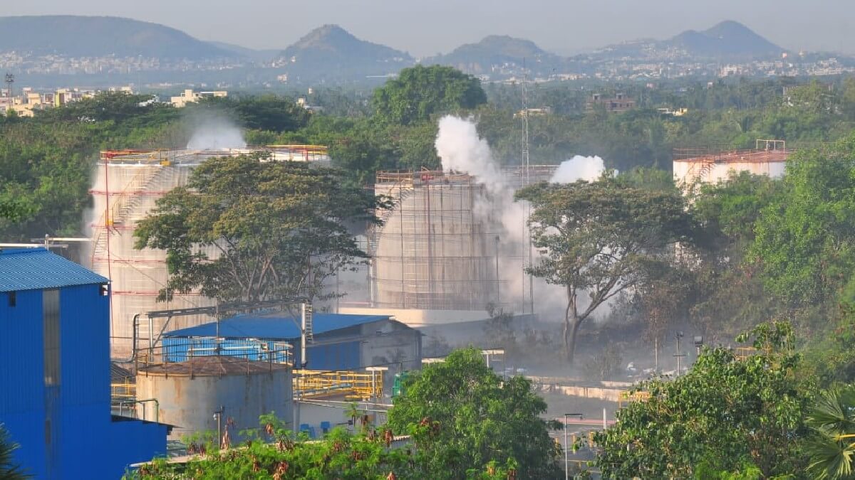 Tragic Gas Leak Hits India’s Vizag Amid Lockdown, Emergency Operations Underway