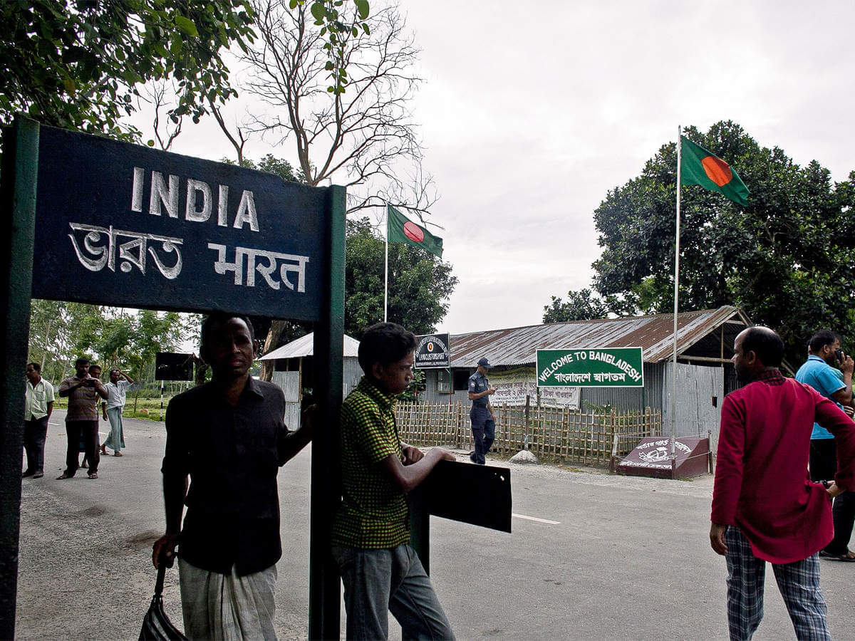 Indian Central Government Urges West Bengal to Allow Stranded Migrants Through Its Border