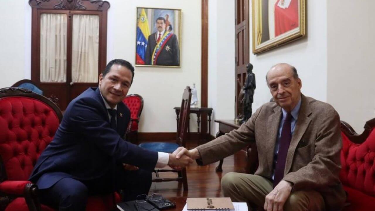 Colombia, Venezuela Agree to Re-Establish Diplomatic Ties as Soon as Petro Enters Office
