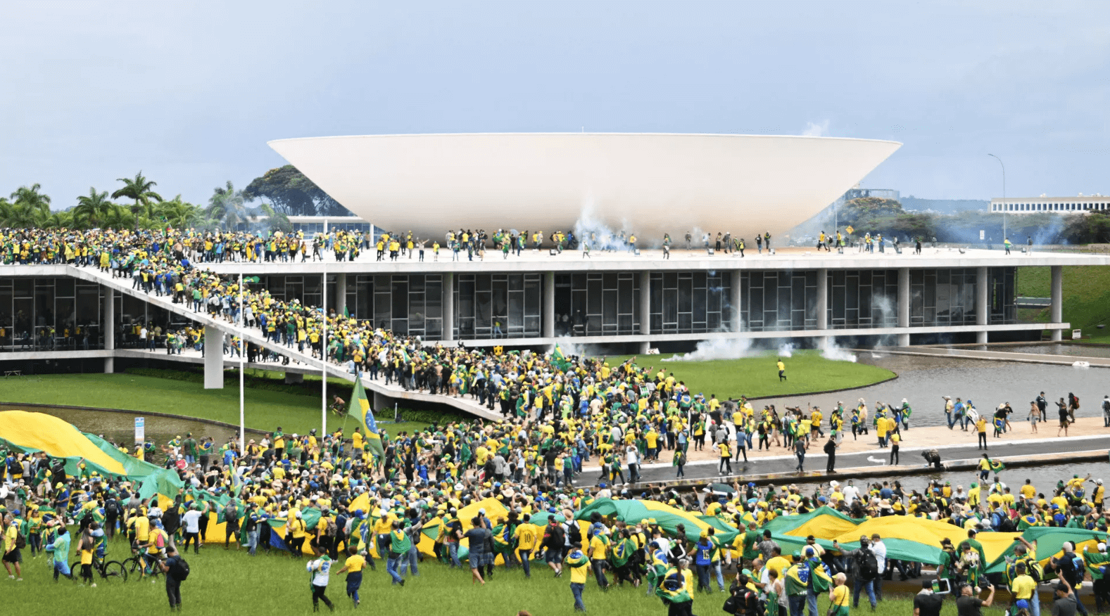 Pro-Bolsonaro Supporters Storm Brazil’s Govt Buildings, 400 Arrested