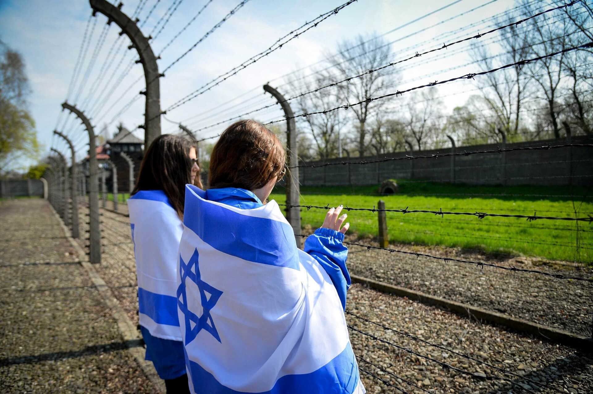 Poland, Israel Agree to Restore Ties Strained by Holocaust Controversy