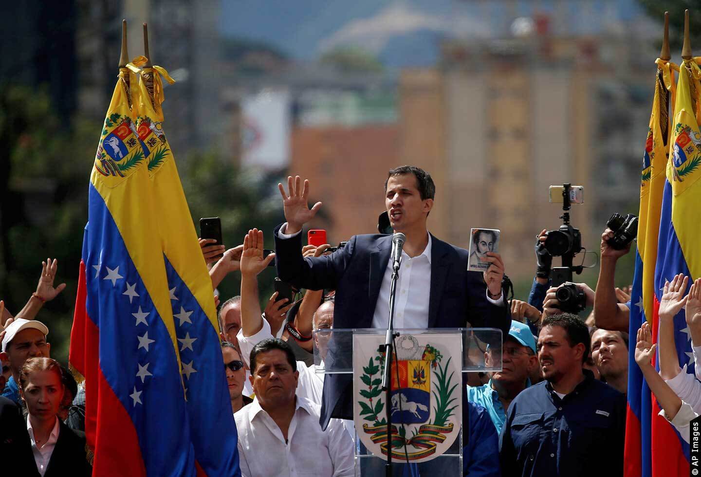 Blinken Reiterates US Support for Regime Change in Venezuela During Call With Guaidó
