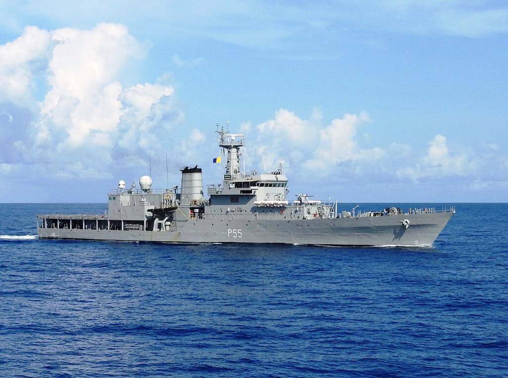 Indian Navy Rescues Hijacked Sri Lankan Vessel from Somali Pirates in Joint Operation with Seychelles