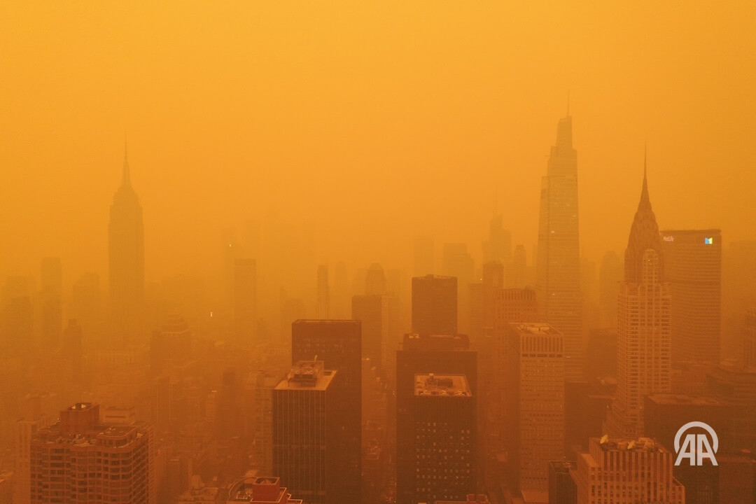 New York Blanketed in Yellow Haze as Smoke From Canadian Wildfires Drifts Southwards