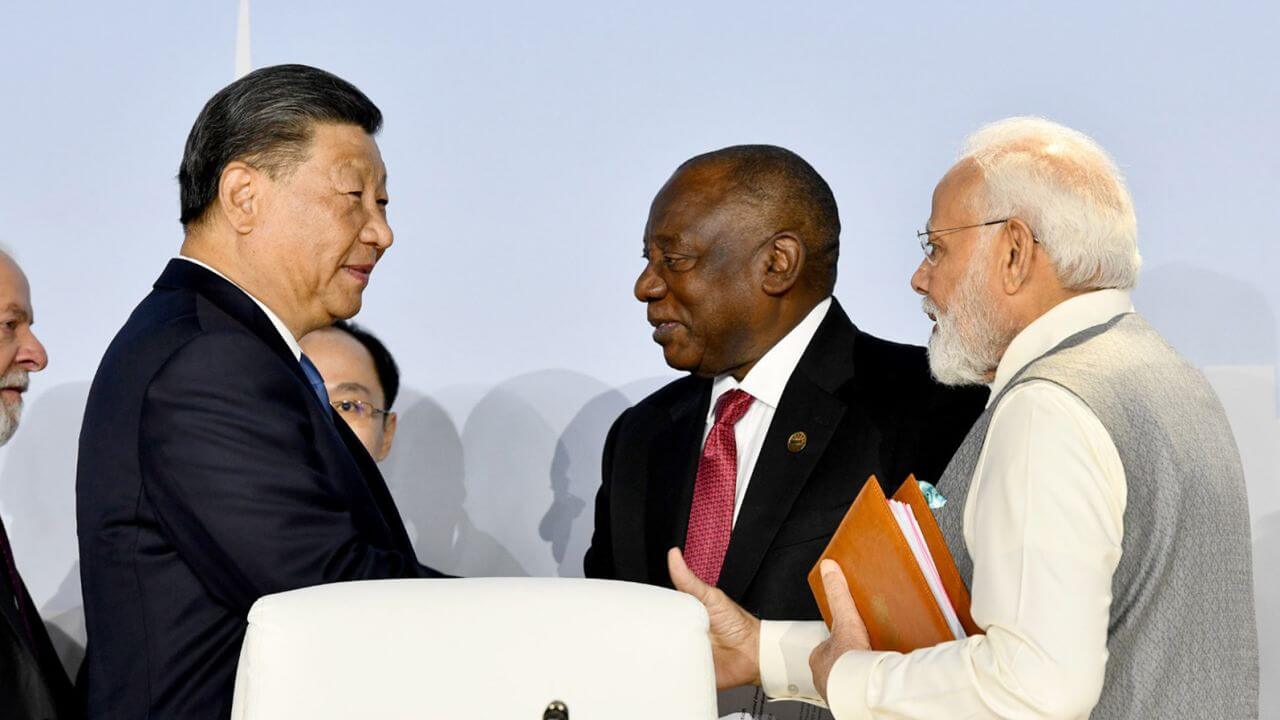 India, China Agree to Jointly De-escalate Border Tensions as Modi, Xi Jinping Meet on BRICS Sidelines