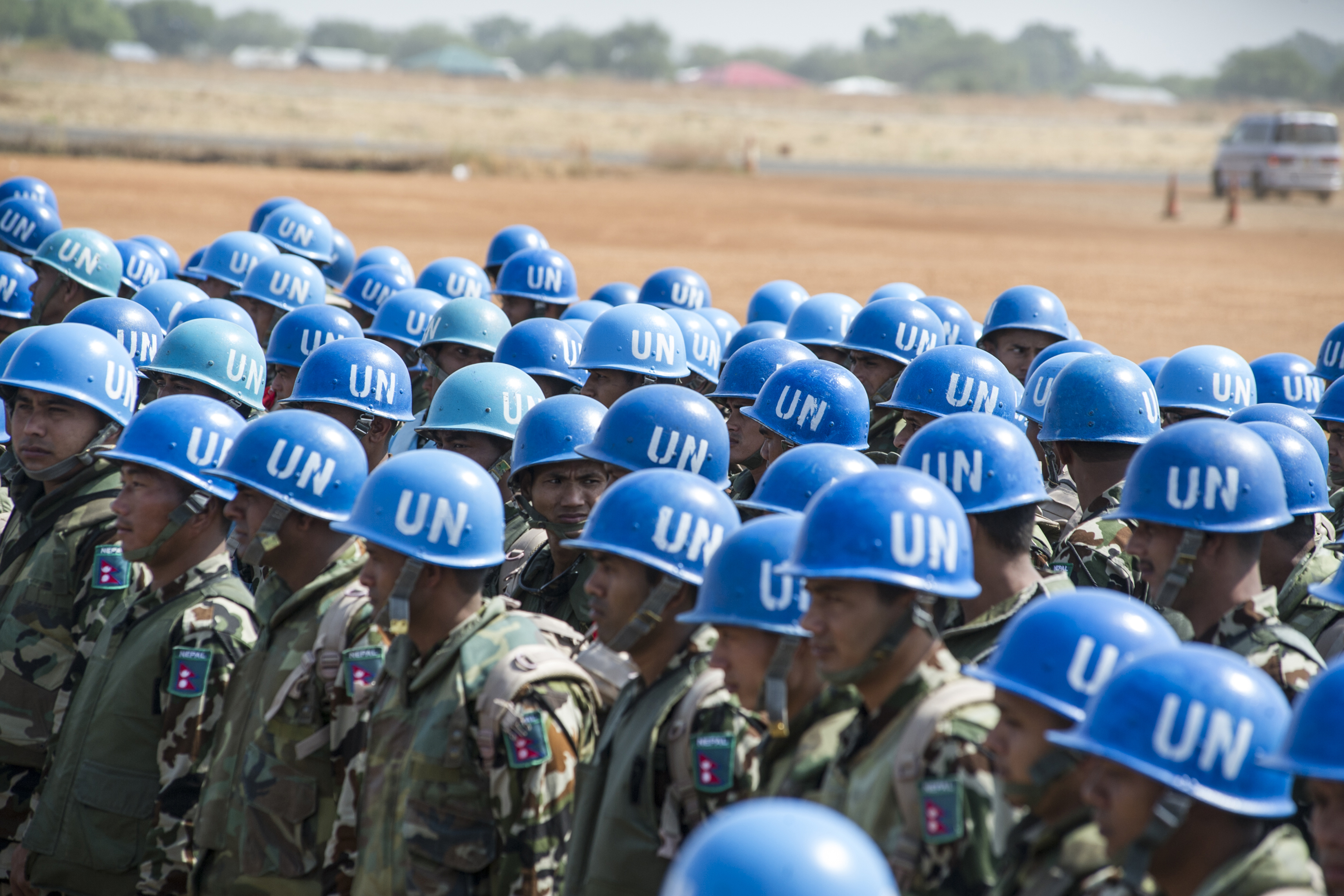 The United Nations Security Council voted to extend its peacekeeping mission in South Sudan, despite abstentions from Russia and China