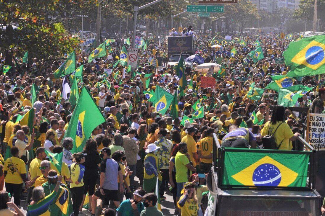 Thousands of Protesters Back President Bolsonaro’s Calls to Reform Brazil’s Voting System