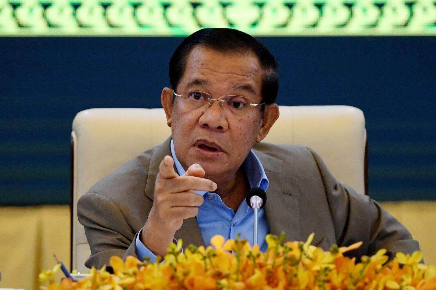Cambodian PM Retaliates Against US Arms Embargo, Orders Military to Destroy US Arms