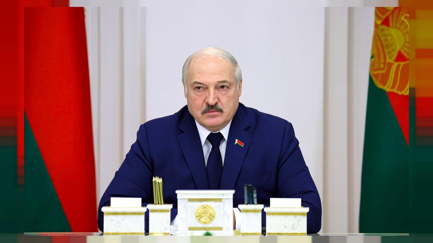 Belarus President Lukashenko Threatens to Cut Gas to Europe Amid Migration Crisis