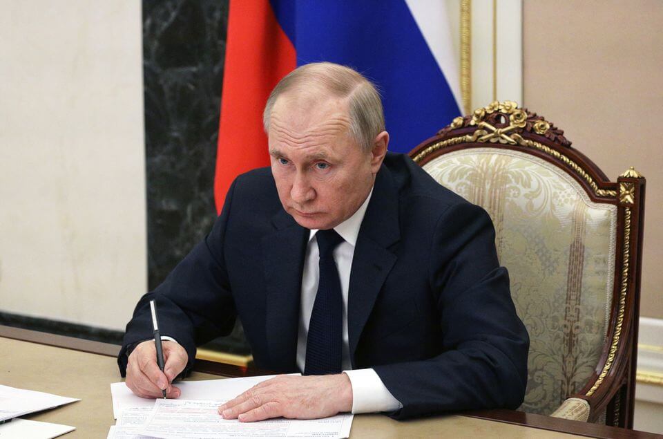 Putin Places Biden, Other “Russophobic” US Officials on “Stop List”