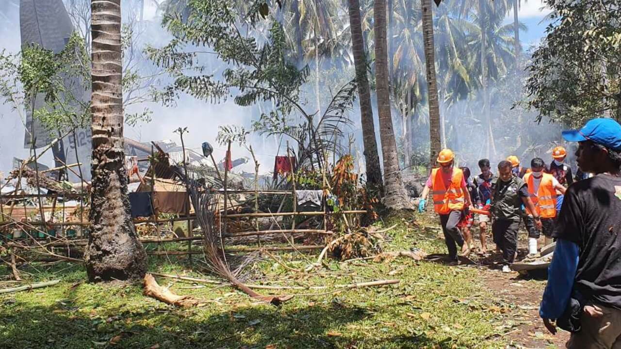 Philippines Military Airplane Crash Kills 50 People, Injures Dozens