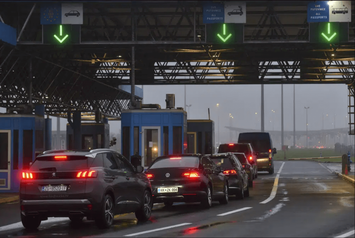EU Allows Croatia to Join Schengen Zone But Rejects Bulgaria, Romania