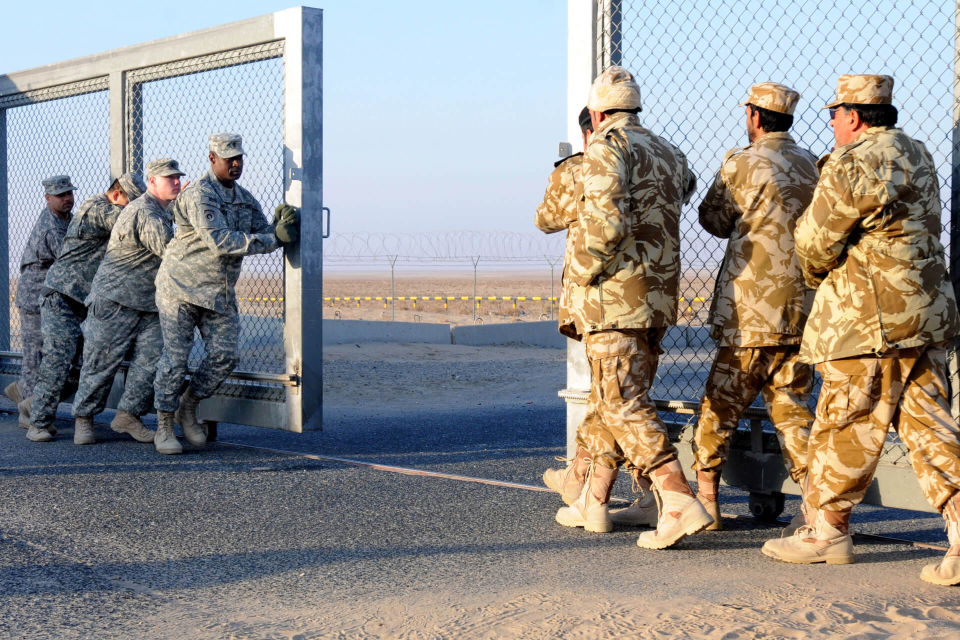 Kuwait, Iraq Deny Reports of Attack on US Convoy at Border Crossing