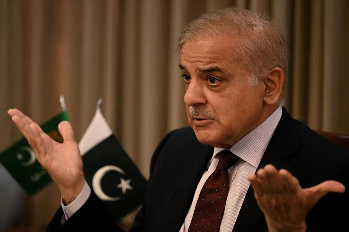 Pakistan “Economically Enslaved” by IMF, Says PM Sharif Amid Stalled Bailout Talks