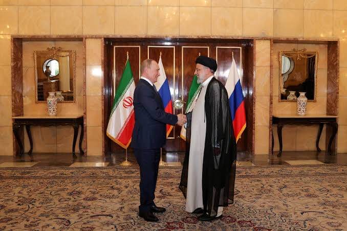 Russia, Iran Sign Rasht-Astara Railway Deal, Strengthen Trade Ties Amid Western Sanctions