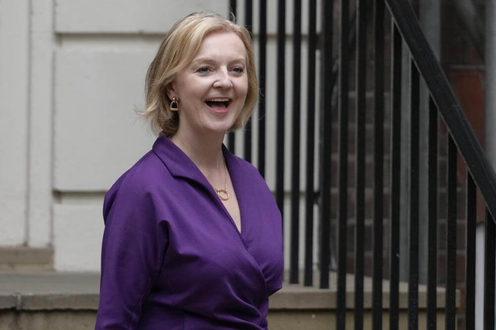 Liz Truss Beats Rishi Sunak to Become Next UK Prime Minister