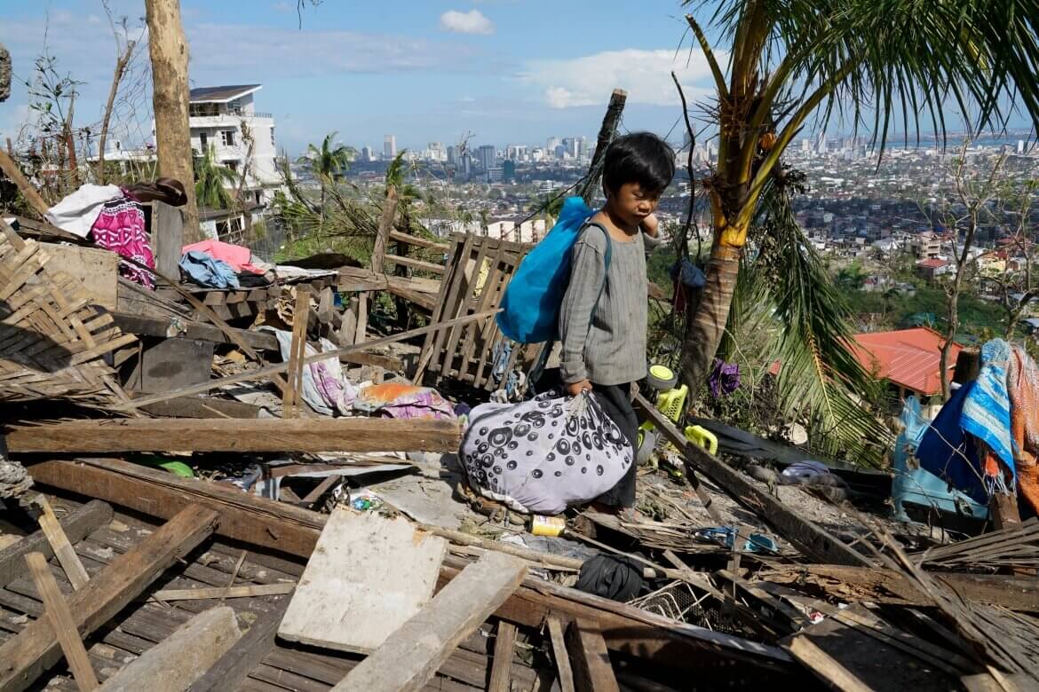 Extreme Weather in Malaysia and Philippines Leaves Over 375 Dead, Thousands Displaced