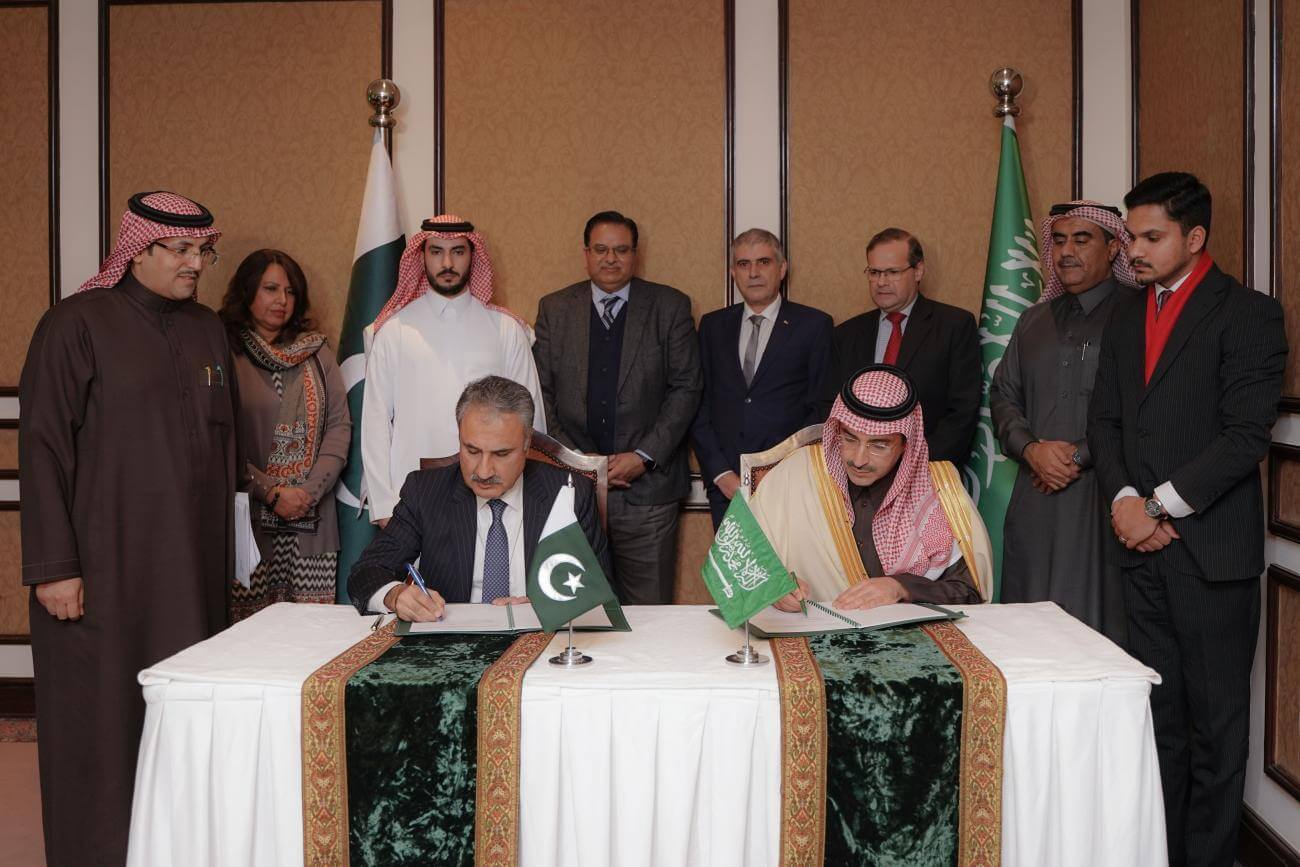 Saudi Arabia to Finance Pakistan’s Oil Derivatives for $1 Billion