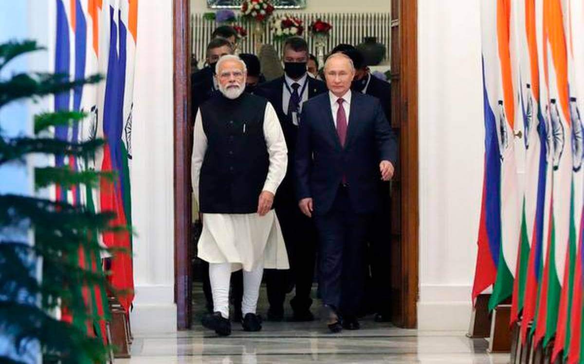 Modi, Putin Celebrate Expanding Defence Ties Following Signing of 28 New Agreements