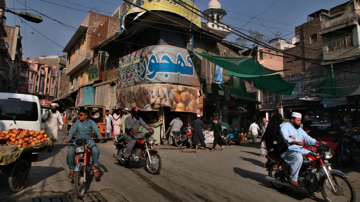 Pakistan Announces Energy Conservation Measures Amid Economic Crunch