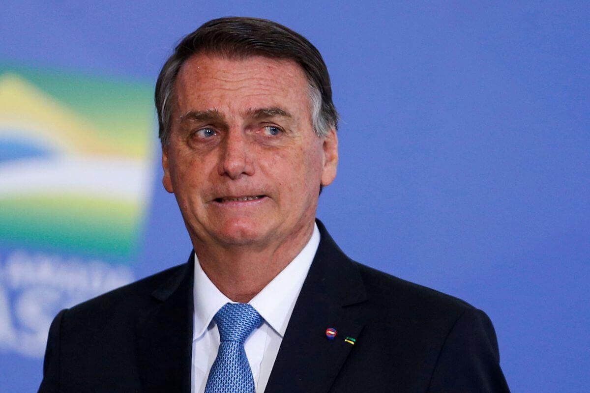 Brazilian President Bolsonaro Urges Senate to Impeach Supreme Court Justice Moraes