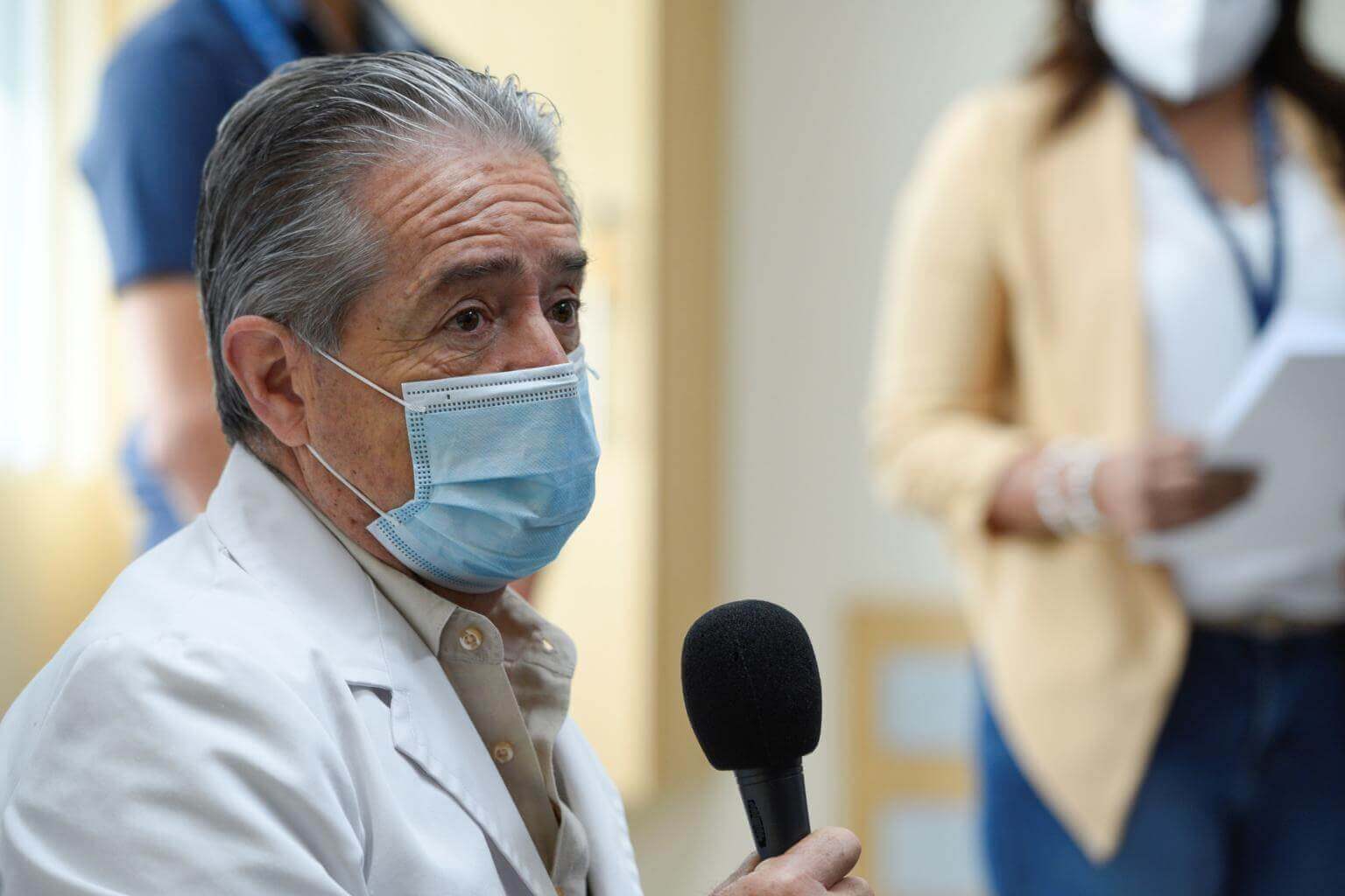 Ecuador Health Minister Resigns After Leading Secret Vaccination Programme for Elites