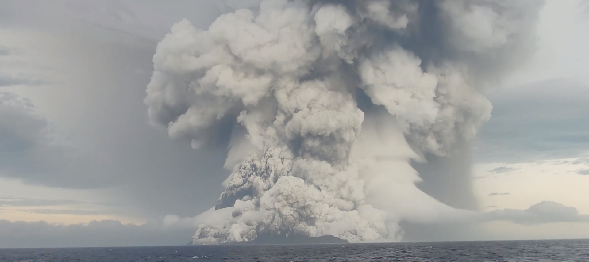 Australia, New Zealand Send Surveillance Flights After Volcanic Ash Covers Tonga