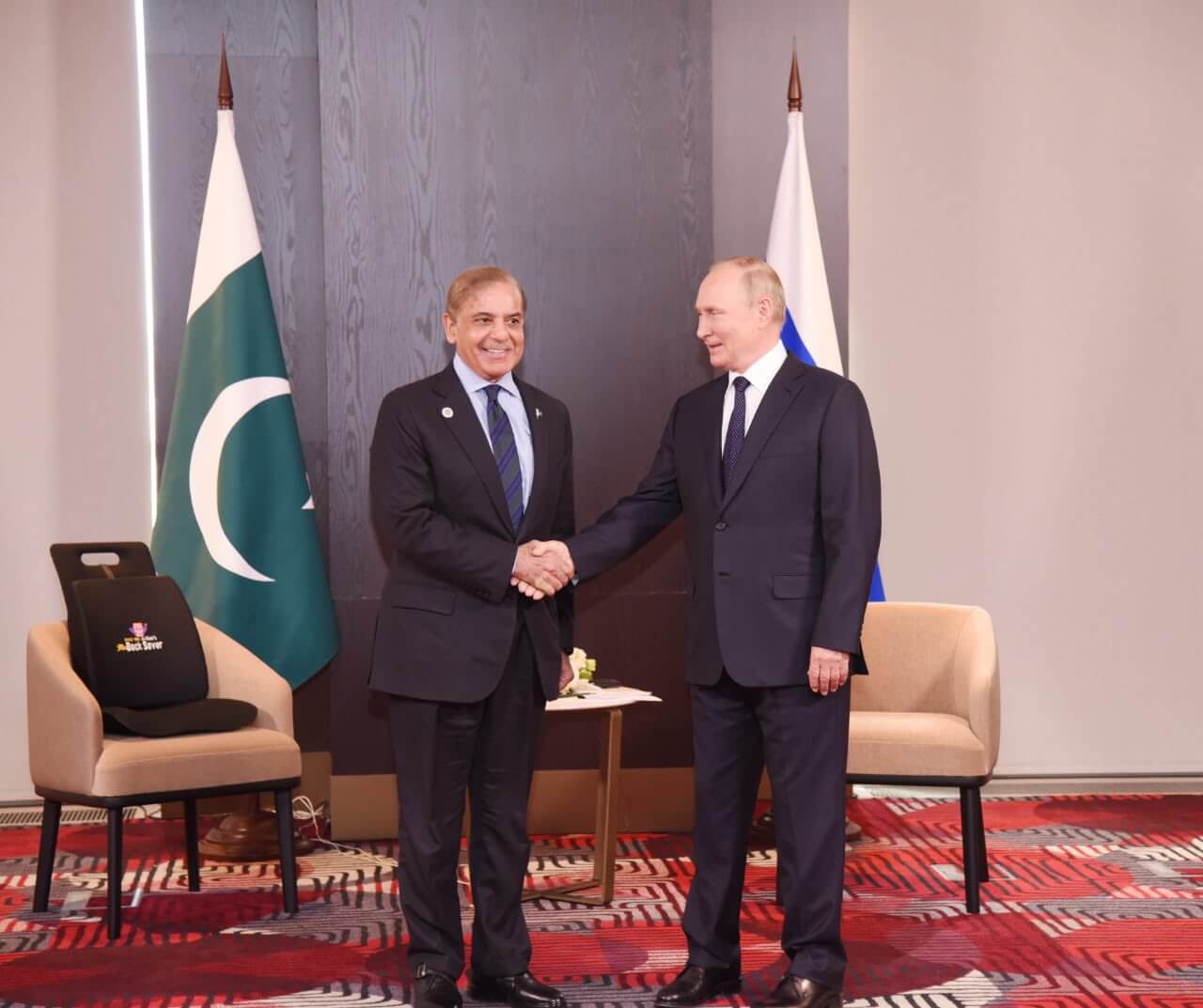 Putin Calls Pakistan a ‘Priority Partner’ as Sharif Looks to Recalibrate Ties