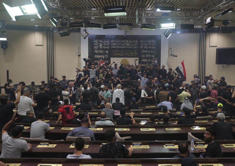 Thousands Storm Iraqi Parliament to Stop Iranian Allies From Forming Government