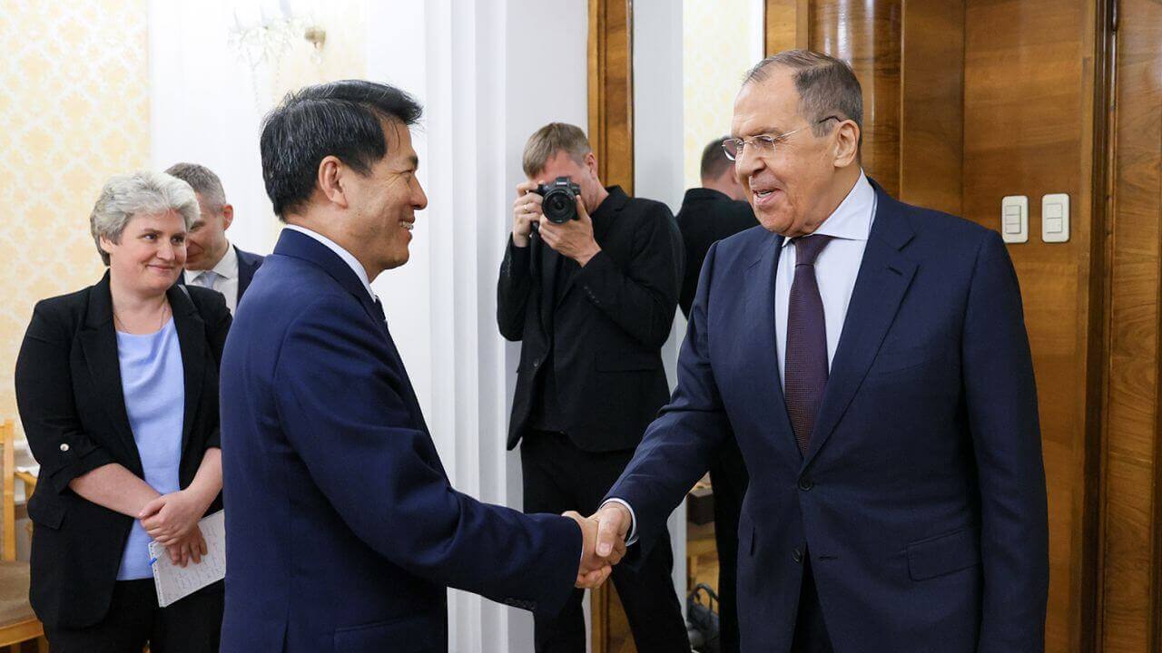 China Slams WSJ Article for Disinformation on Russia-Ukraine Ceasefire
