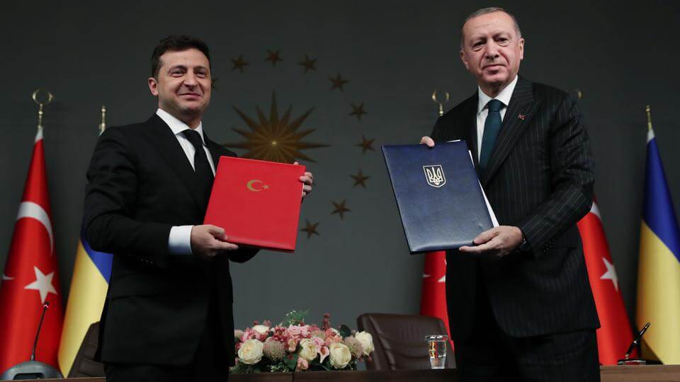 Turkey Signs Drone Deal With Ukraine Amid Russia Standoff