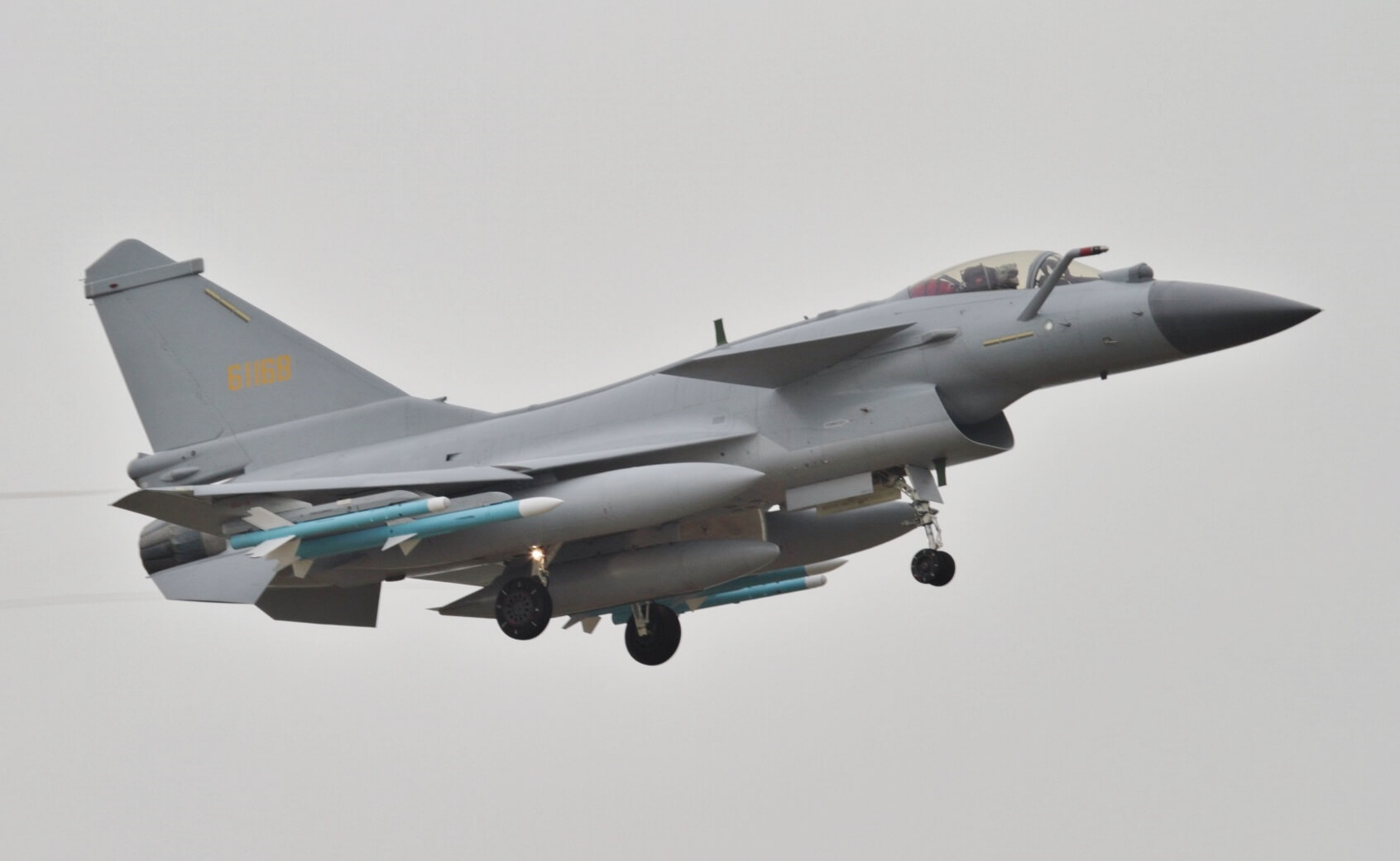 Pakistan Acquires Chinese J-10C Squadron in Response to India’s Rafale Purchase