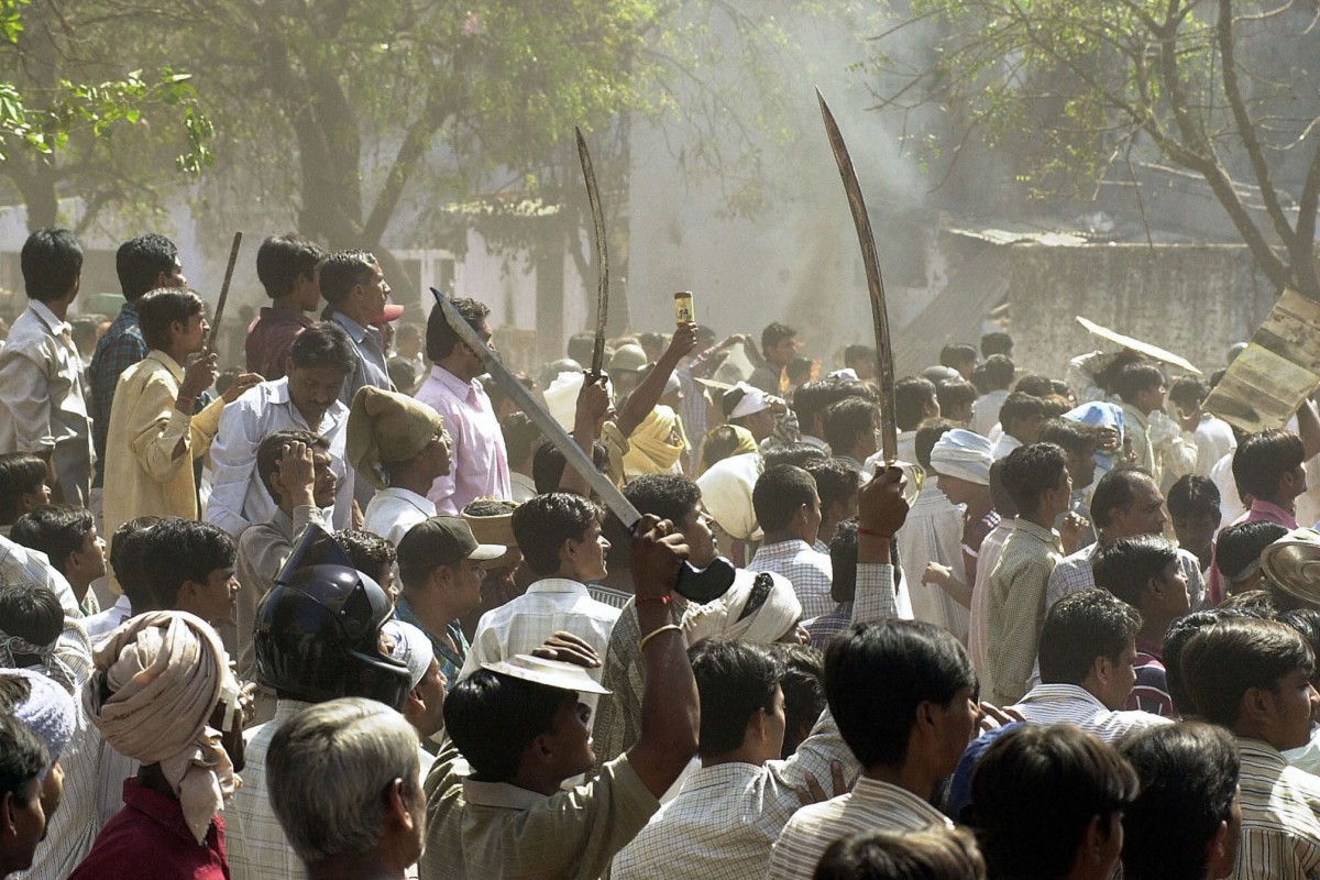 The 2002 Gujarat riots resulted in the deaths of up to 2000 people.