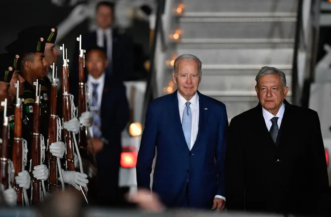 US President Joe Biden (L) and his Mexican counterpart Andrés Manuel López Obrador, Mexico City, 8 January, 2023