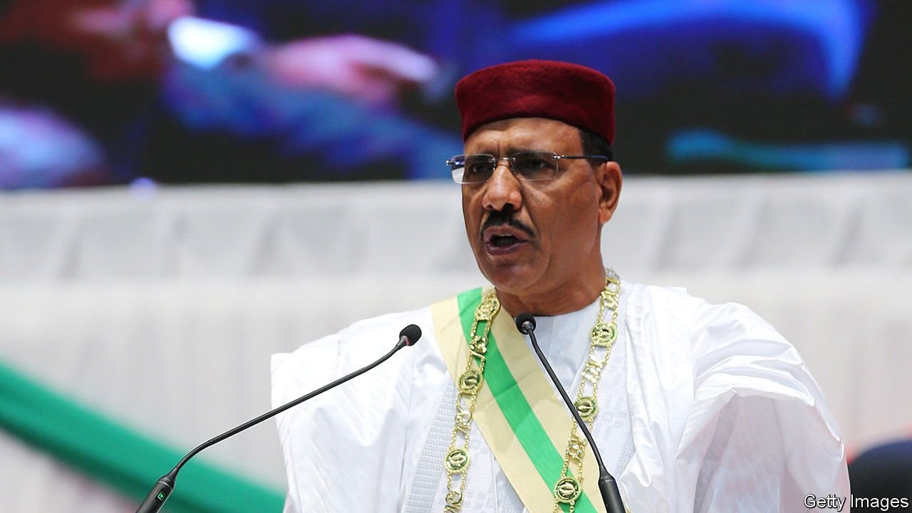 Nigerien President Mohamed Bazoum alleged that Mali's junta, led by Assimi Goïta, had assassinated former Malian Prime Minister Boubèye Maïga.