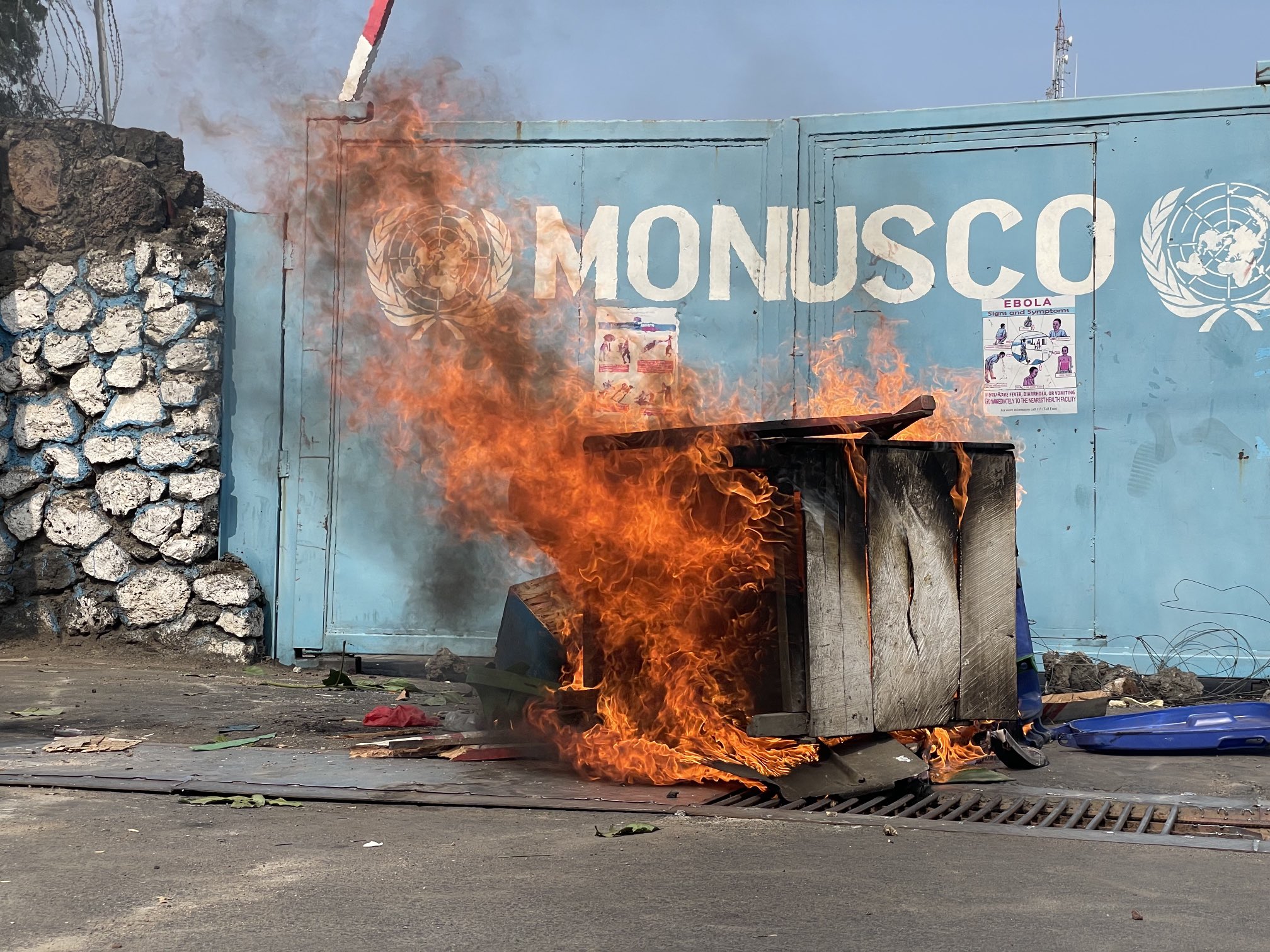 Hundreds of protesters attacked the offices of United Nations peacekeeping mission MONUSCO in Goma on Monday, demanding the withdrawal of the mission from the DRC.