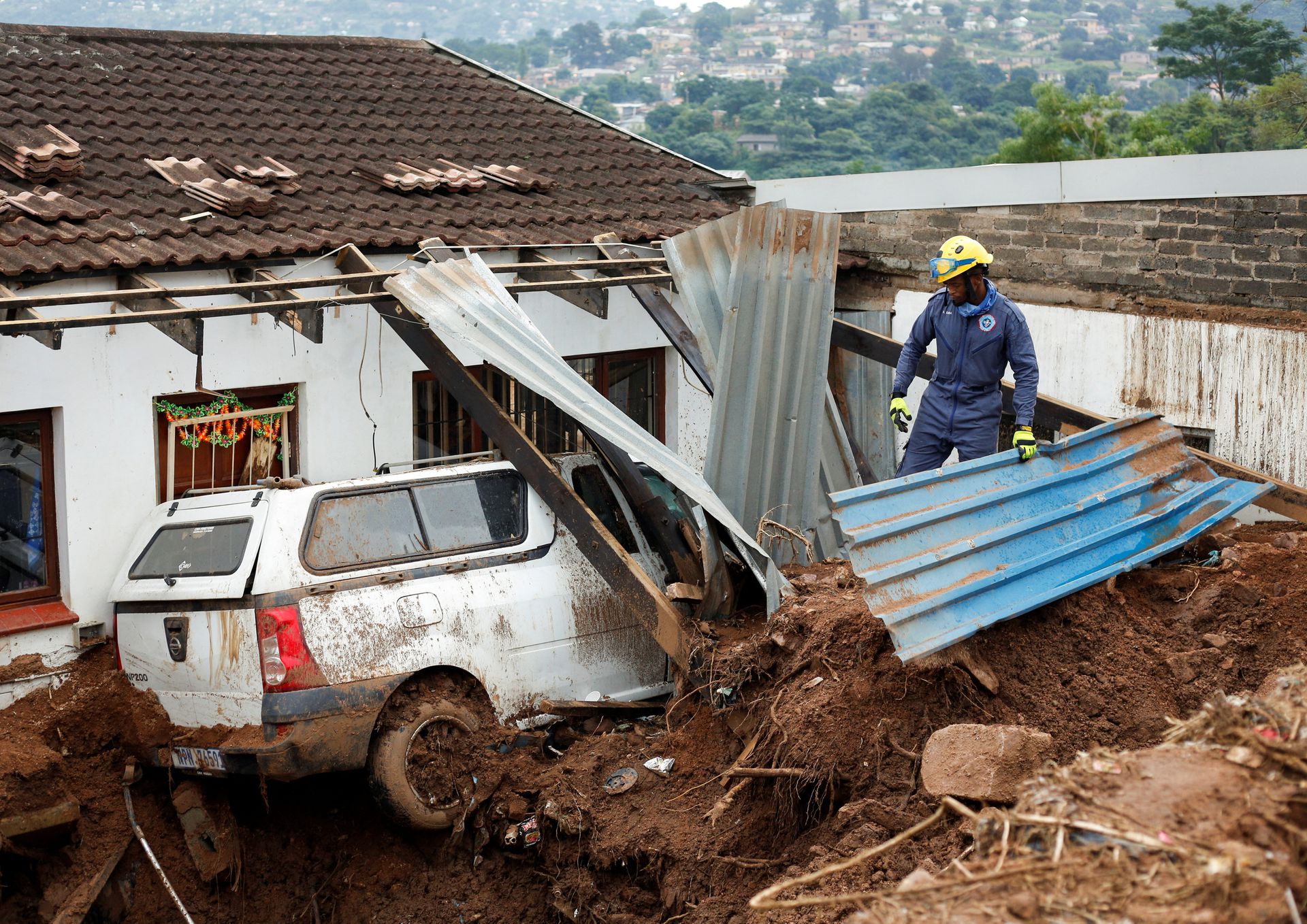 The death toll from floods in South Africa’s eastern KwaZulu-Natal province, which have in particular hit the city of Durban, has now risen to at least 440.