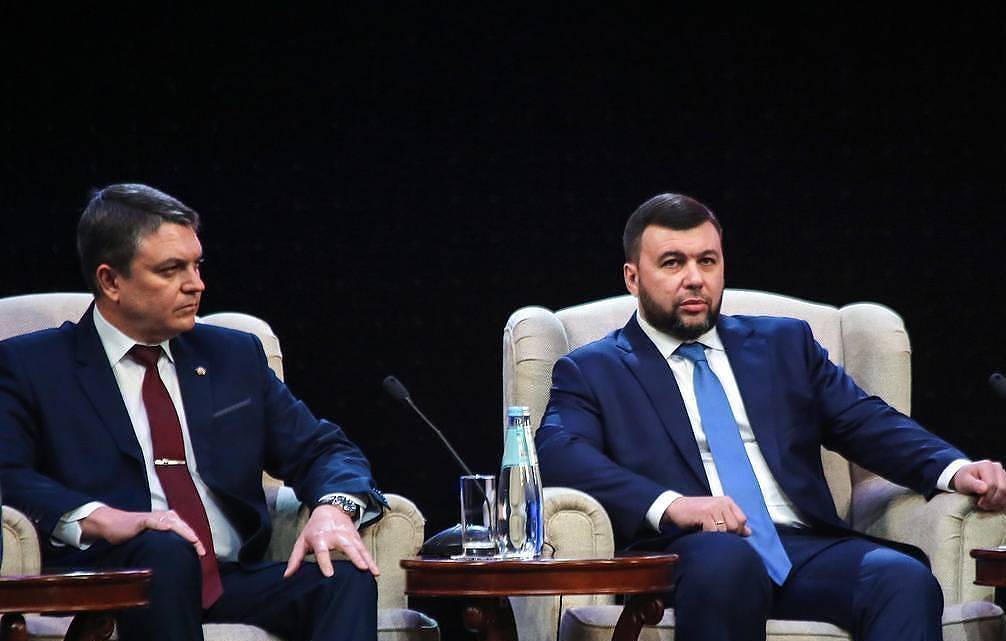 The chiefs of the Donetsk People's Republic and the Luhansk People's Republic, Denis Pushilin (R) and Leonid Pasechnik